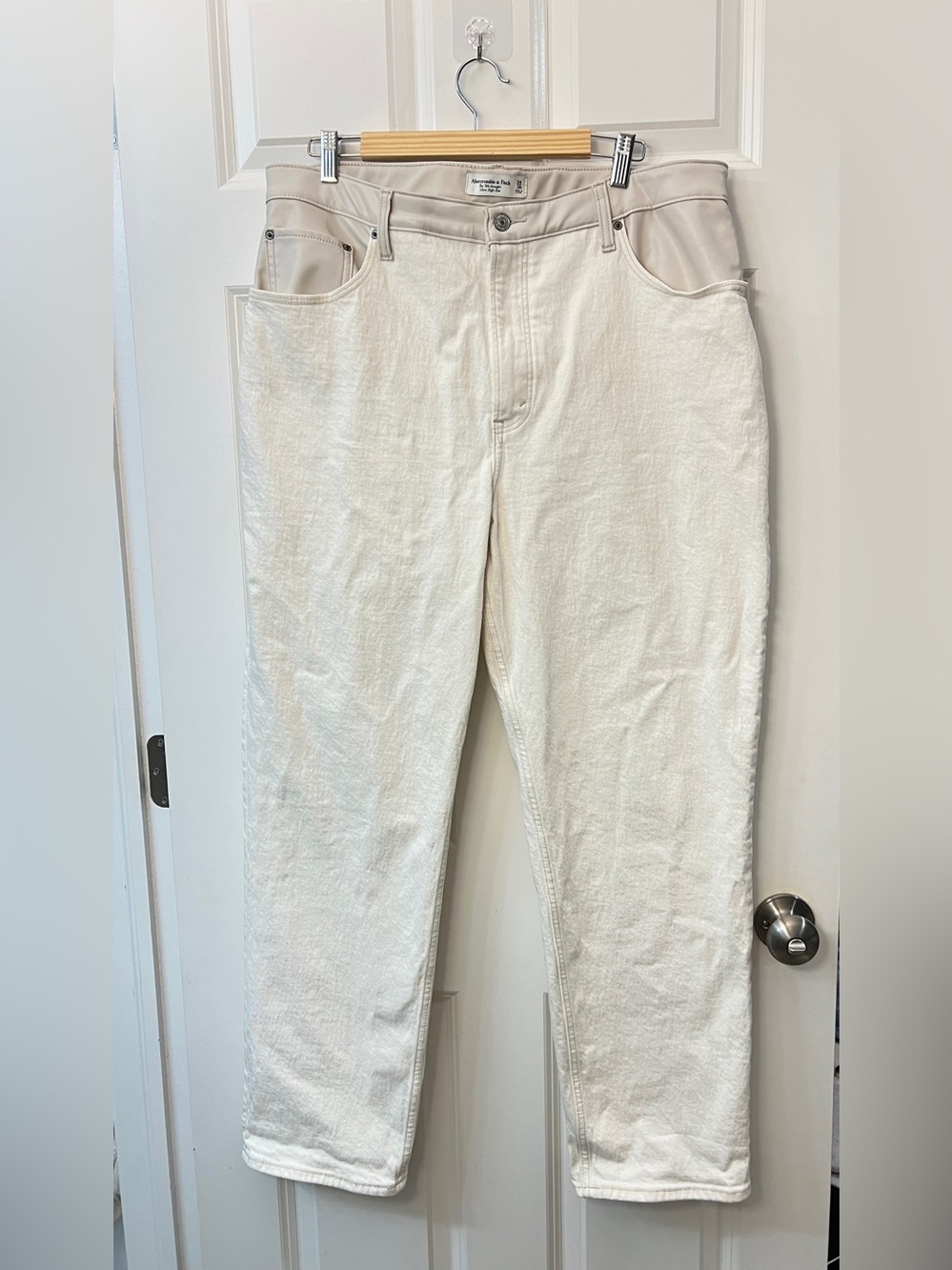 Women’s White Abercrombie & Fitch Ultra High-Rise Curve Love Jeans 18/34